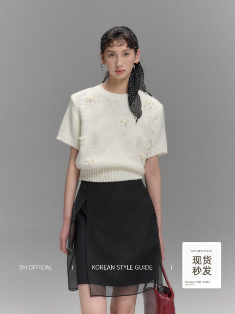 DH OFFICIAL Large flower embroidered round neck sweater Korean skin-friendly simple