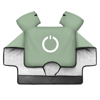 Electric vehicle windshield is in winter [0 wind transparent]
