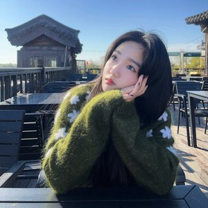 
Super white! Embroidered green flower sweater cardigan for women spring new Korean style loose sweater top jacket