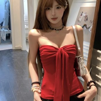 
Bow tied strap with chest pad