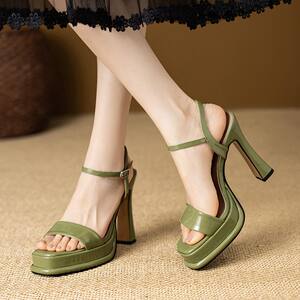 
Open-toe Roman Sandals Summer New Style Soft Soled Comfortable High Heels Square Toe Casual Temperament Fashion Sandals