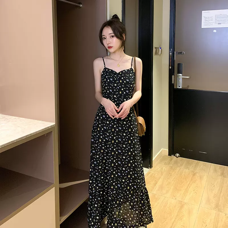 暗黑系法式雪纺碎花裙气质收腰显瘦黑色女神范连衣裙2020新款夏装 書芮小眾設計暗黑風氣質襯衫領不規則收腰顯瘦連衣裙|洋裝|ETMall東森