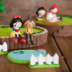 Japanese-Style Zakka, Summer Amusement Scene Platform, Photography Props, Green Tree Fence, Park Resin Small Ornaments