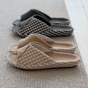 
Japanese style silent non-stick gray open slippers for home and indoor women's four-season breathable fabric slippers for men's arch support shoes