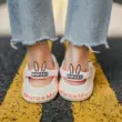 Giày Croc Dép nữ Mùa hè Internet Người nổi tiếng Hợp thời trang Thâm nhập bên ngoài Thoáng khí Baotou Mềm Phòng mổ Giày lười đi biển Dép chống trượt 