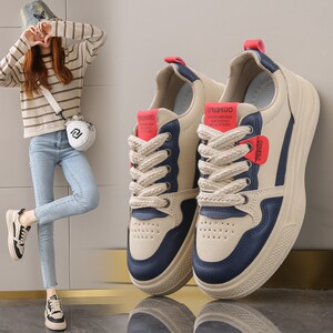 
Women's thick-soled sports sneakers for women 2025 autumn and winter new style small white shoes that show off the feet, versatile and comfortable, soft soles that do not tire the feet