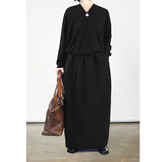 
Plus size design niche black skirt for fat girls with high waist mm slimming and high-end new autumn and winter long skirts