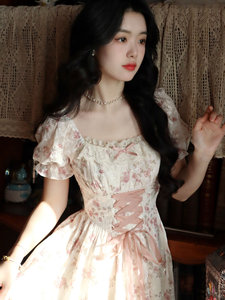 
2025 summer new French sweet floral skirt short-sleeved high-waisted slim dress for women with small first love skirt