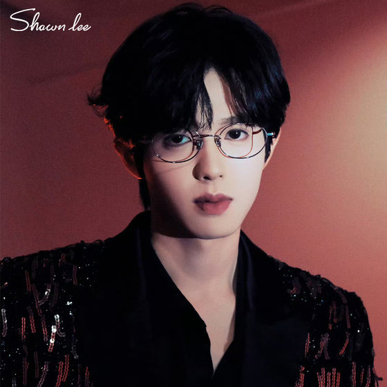 
Shawnlee Li Hao's same nerdy plain glasses frame titanium frame with myopia anti-blue light glasses frame for men and women