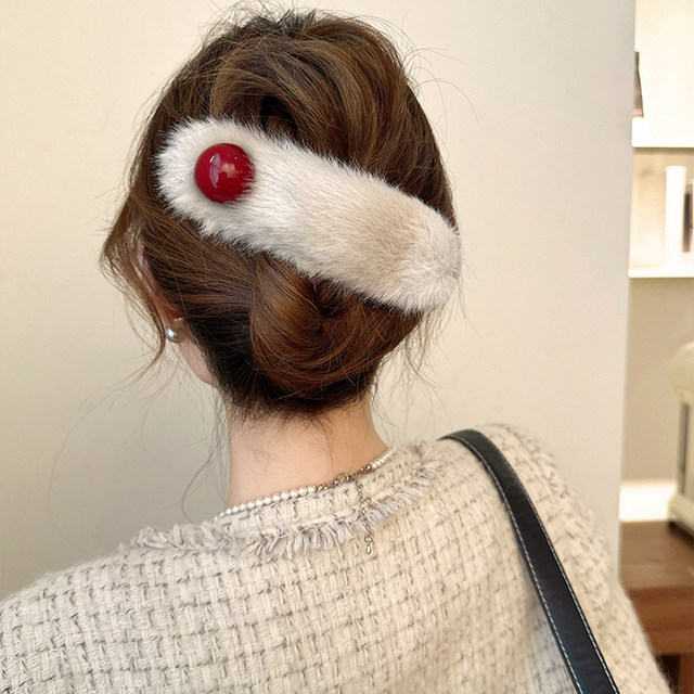 Temperament large plush pearl hair clip for women 2025 new style shark clip for back head high-end sense duckbill clip hair accessories