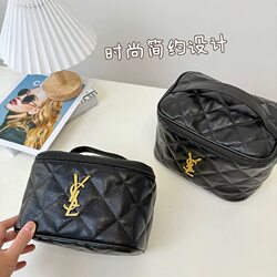 Large-Capacity Cosmetic Bag with a High-End Feel, Waterproof and Stain-Resistant, Suitable for Business Trips and Travel, Portable Skincare Storage and Toiletry Bag