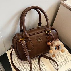 Retro Hand-Held Bowling Bag for Women 2025 Autumn and Winter New Style Fashionable and Versatile Shoulder Bag French Niche Design Women's Bag