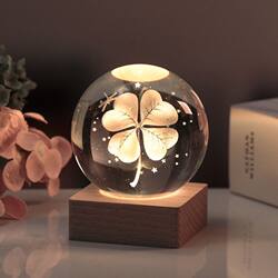 Four-Leaf Clover Crystal Ball Night Light Glass Ball Birthday Gift for Girls, Best Friend, Desktop Ornament, Atmosphere Light, Graduation