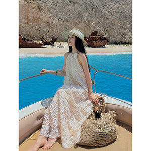 
MINI STUDIO Xu Lin Island Summer Heavy Industry Three-dimensional Disk Embroidery Hollow Texture A-Line Halter Dress