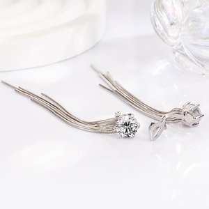 
European and American fashion jewelry, new European and American atmosphere, light luxury, fashionable diamond-embedded long tassel earrings, feminine silver jewelry