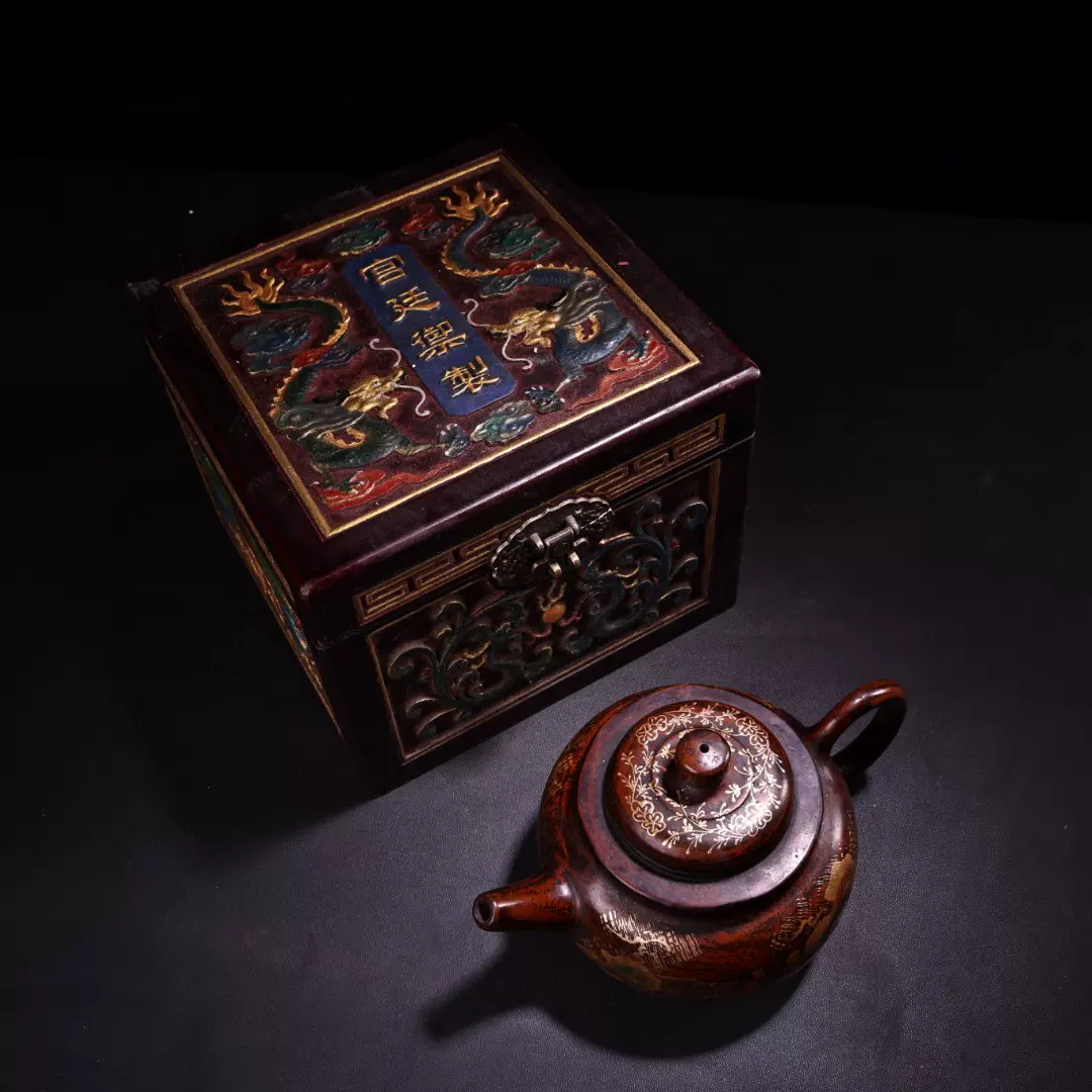 珍品旧藏清代宫廷御藏纯手绘描金紫砂壶配老高浮雕彩绘木盒-Taobao