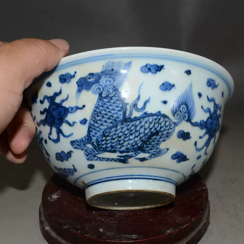 【正規品質保証】 民间传世老物件大明万历民窑纯手绘青花麒麟寿字碗古玩 工芸品