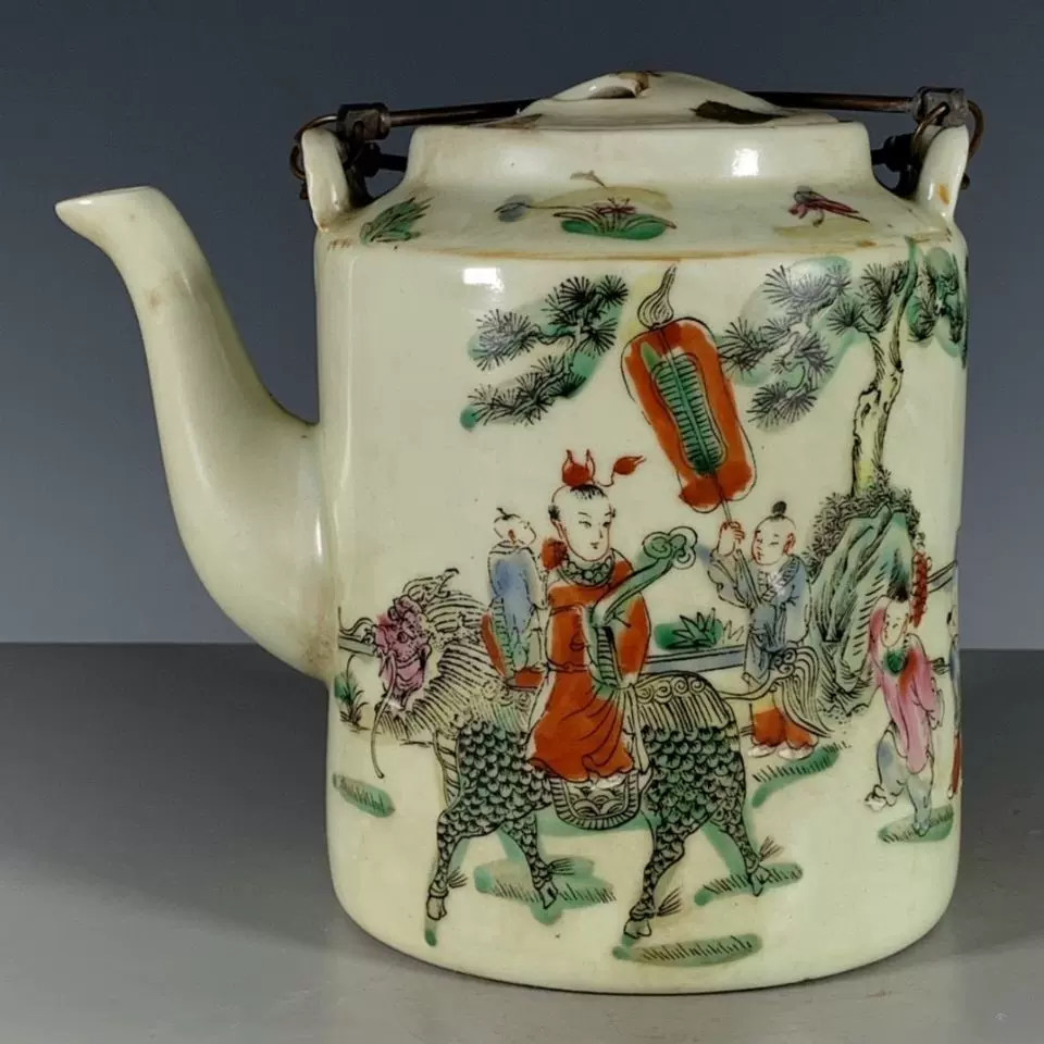 古玩瓷器古董收藏大清同治年制粉彩人物图纹提梁壶