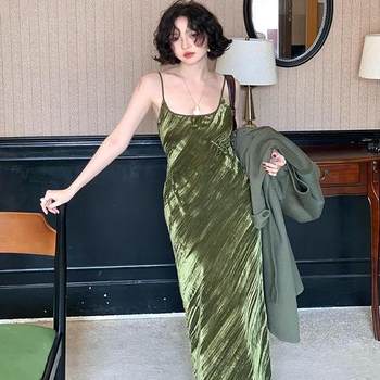 Large size women's Hong Kong style slim velvet suspender skirt