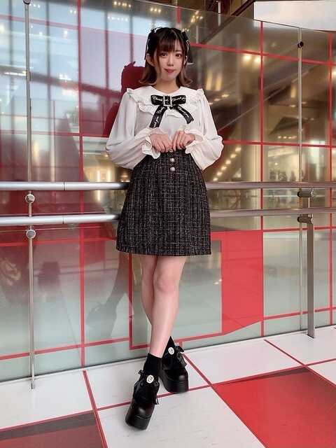 2022 spring Japanese Japanese sweet model big buttons half -body skirt women
