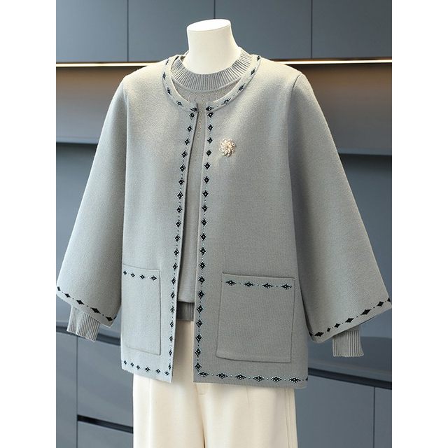 
Middle-aged mother's autumn two-piece set, middle-aged and elderly women's clothing, mother-in-law coat, velvet thickened sweater set