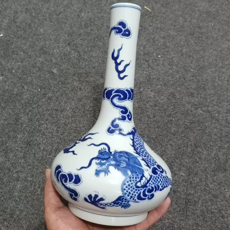 【横浜同一個人蔵】大清雍正年製(款 清代青花龍紋長頸瓶 高33.3cm ★中国古玩骨董AG05(同日落札同梱可) 清代 大清雍正年製 陶磁器 青花龍紋 長頸瓶仁染