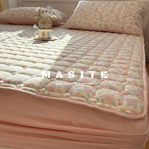 
High-end Class A mother-and-baby grade quilted bed sheet universal for all seasons cartoon cute thickened sheet set mattress protection bed cover