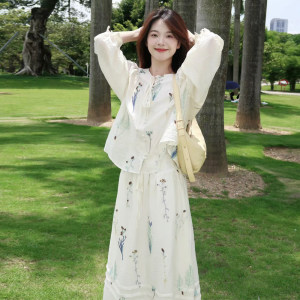
New Chinese embroidered shirt skirt suit for women in summer new niche design lantern sleeve lace-up two-piece set