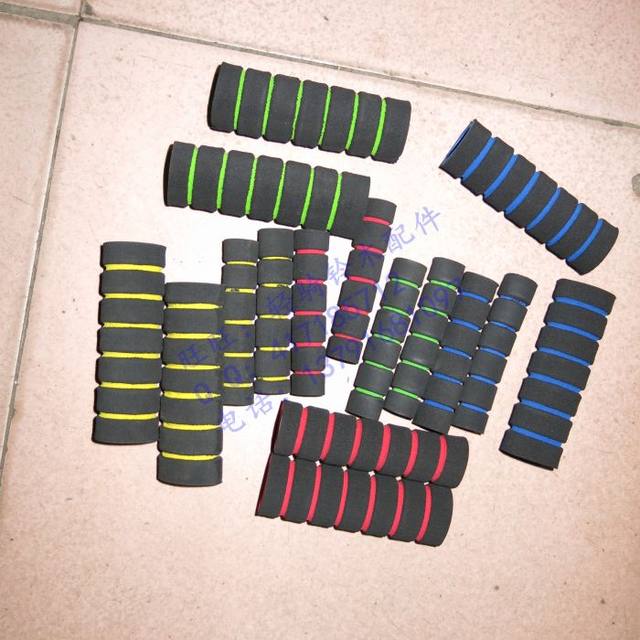 Motorcycle modification accessories left and right handlebar covers, personalized and exquisite rubber and plastic soft handlebar covers, modified into decorative sponge handlebar covers