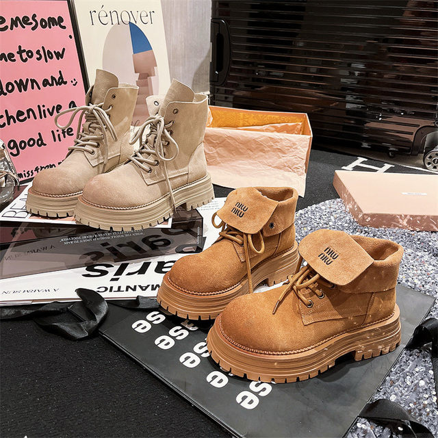 European matte leather Martin boots 2025 new letter lapel motorcycle boots big yellow boots two-wear sponge cake women's shoes