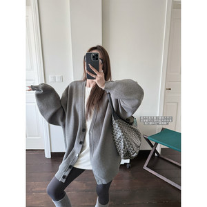 
superniniyy black bear demon full of security, lazy and relaxed, large loose long-sleeved sweater cardigan