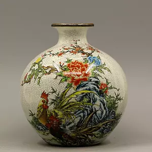 中国清代乾隆年制人物天球花瓶 古董品 年代物 中国清代乾隆年制人物天球花瓶 古董品 年代物