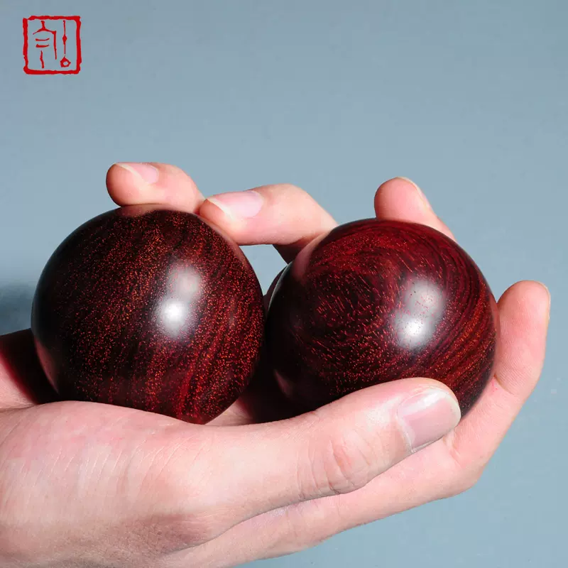 印度小葉檀木牛毛纹满金星筆筒底款乾隆年製 印度小葉檀木牛毛纹满金星筆筒底款乾隆年製