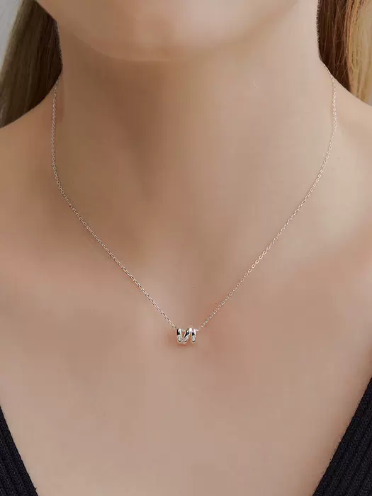 韓国発【Hei】lilies pendant necklace☆追跡送 Hei(ヘイ) ネックレス・ペンダント(レディース) - 海外通販のBUYMA