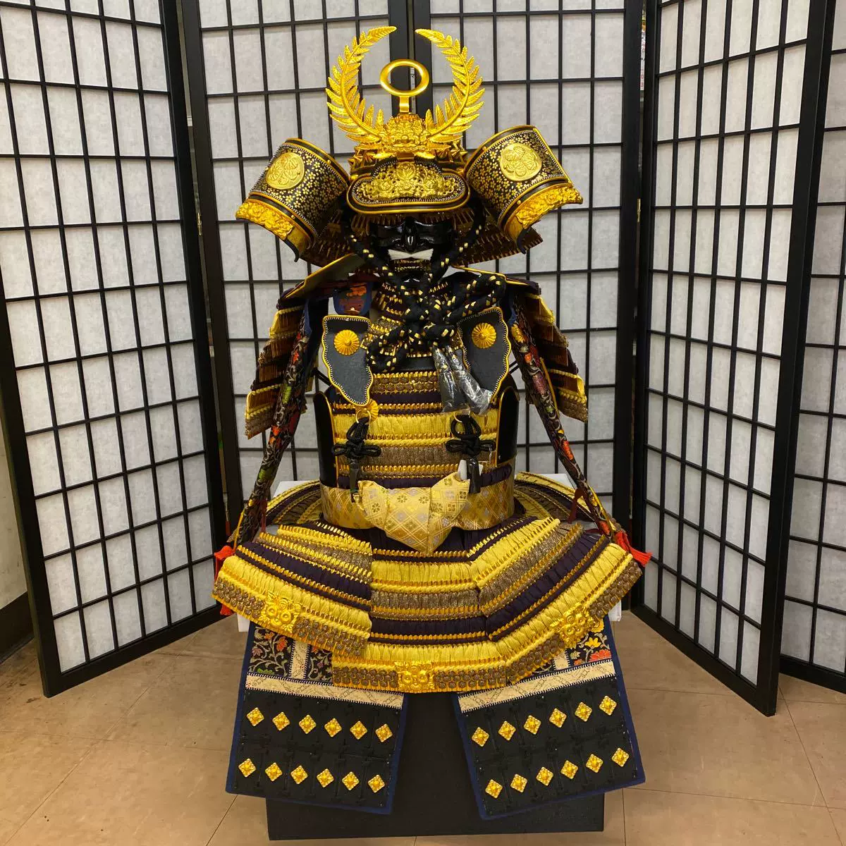 大野龍玉作源氏八龍大鎧五月人形