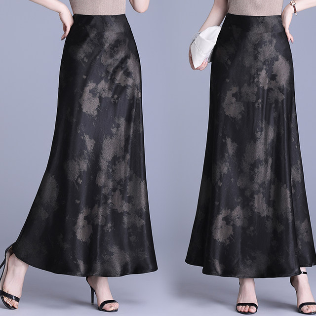 Satin French tie-dye printed fishtail skirt 2025 new high-waisted slim retro long skirt
