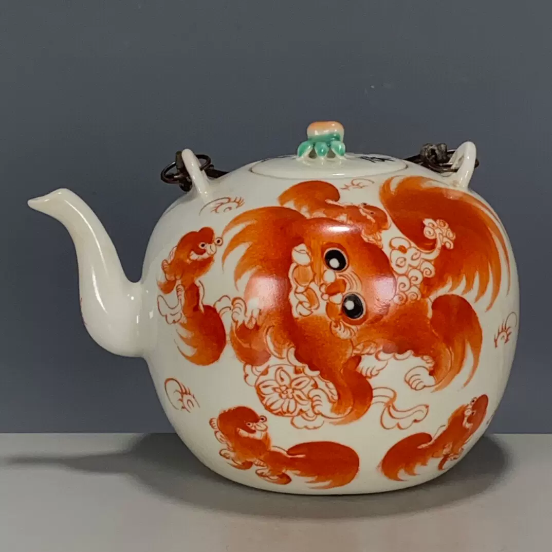 清代の同治  五彩粉彩博古図査義興鼎  花提梁やかん  急須    現代工芸品 清代の同治 五彩粉彩博古図査義興鼎 花提梁やかん 急須