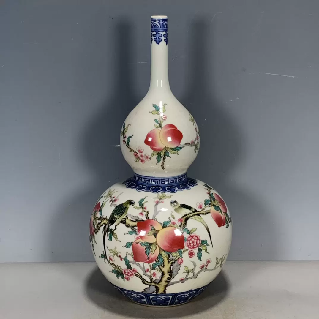 清代乾隆年製粉彩瓷瓶蟠桃獻壽造型迴流瓷器景德鎮窯製高收藏賞瓶