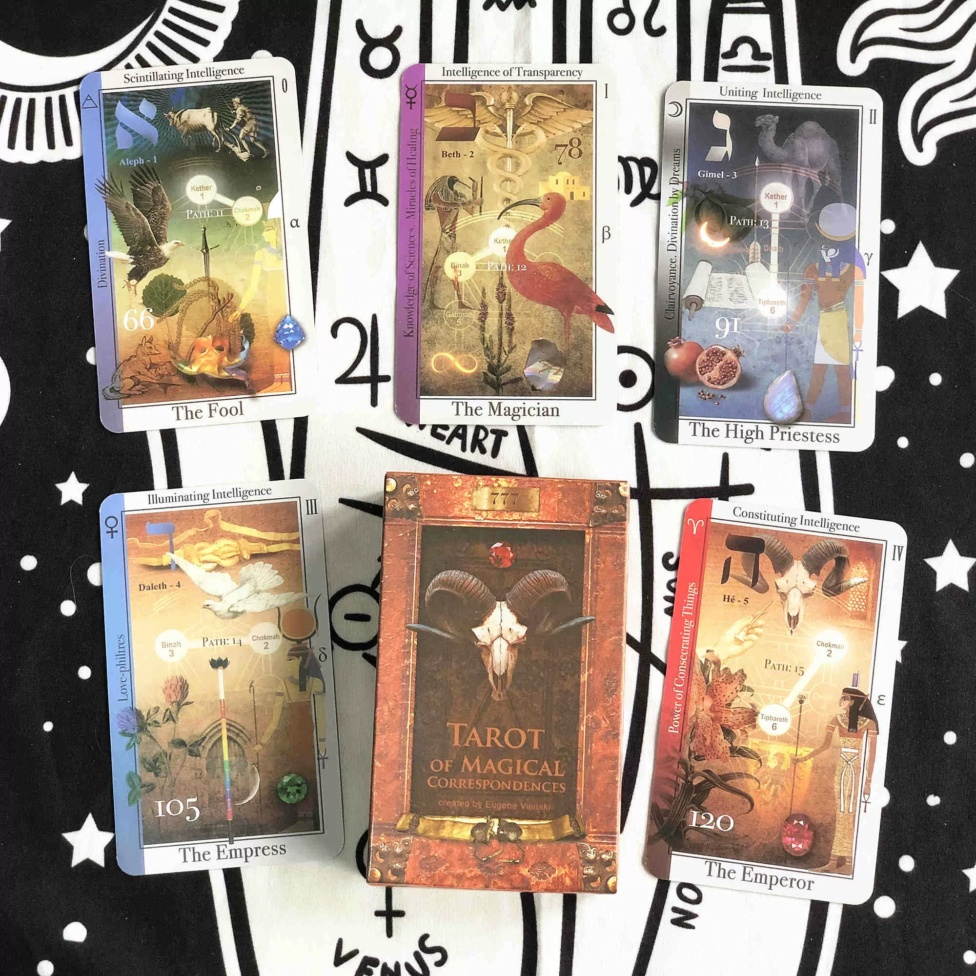 バーゲンで Tarot of 新同品 正規品 Correspondences Magical その他