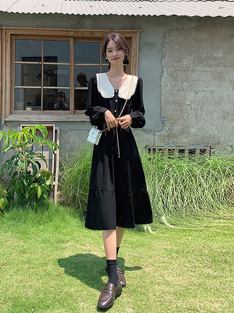French Hepburn style black square neck new design puffy short dress