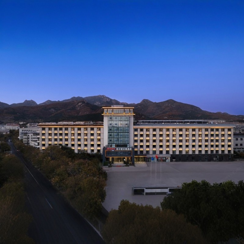 山东泰山3天2晚 | 天外村希尔顿欢朋住宿+泰山看云海+非遗皮影戏买1送1