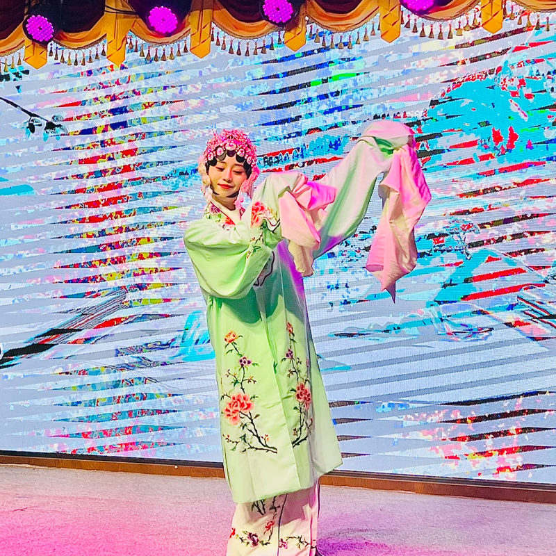 【双人套餐】重庆解放碑美居酒店2天1晚+云端之眼+百年茶馆+两江夜游