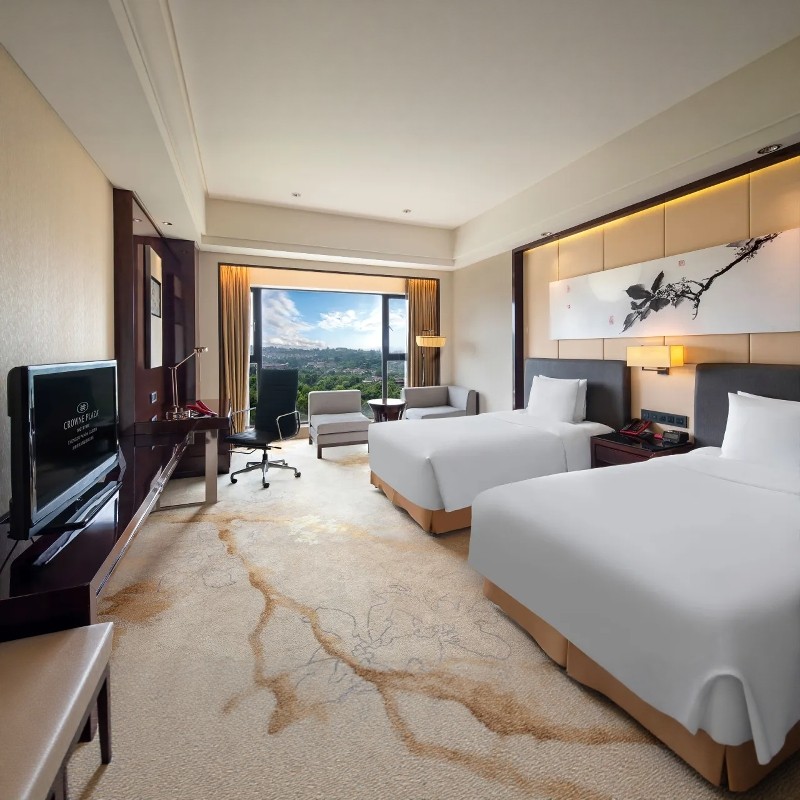 【皇冠假日熊猫奇遇】2天1晚四川成都保利公园皇冠假日酒店+熊猫繁育基地门票买1送1