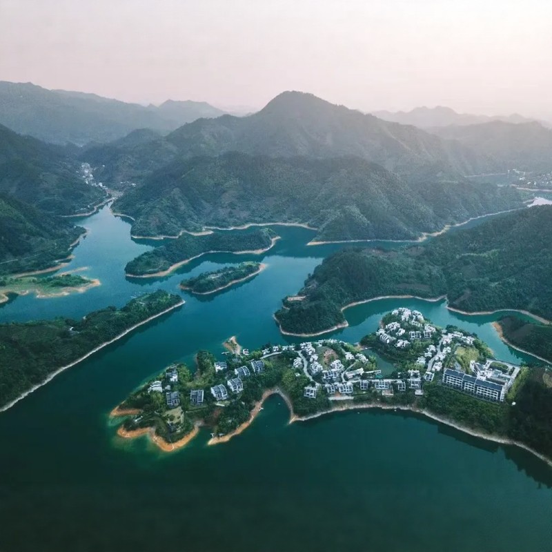 【周末不加价】3天2晚黄山德懋堂度假村+皮筏艇+黄山风景区/呈坎任选套餐