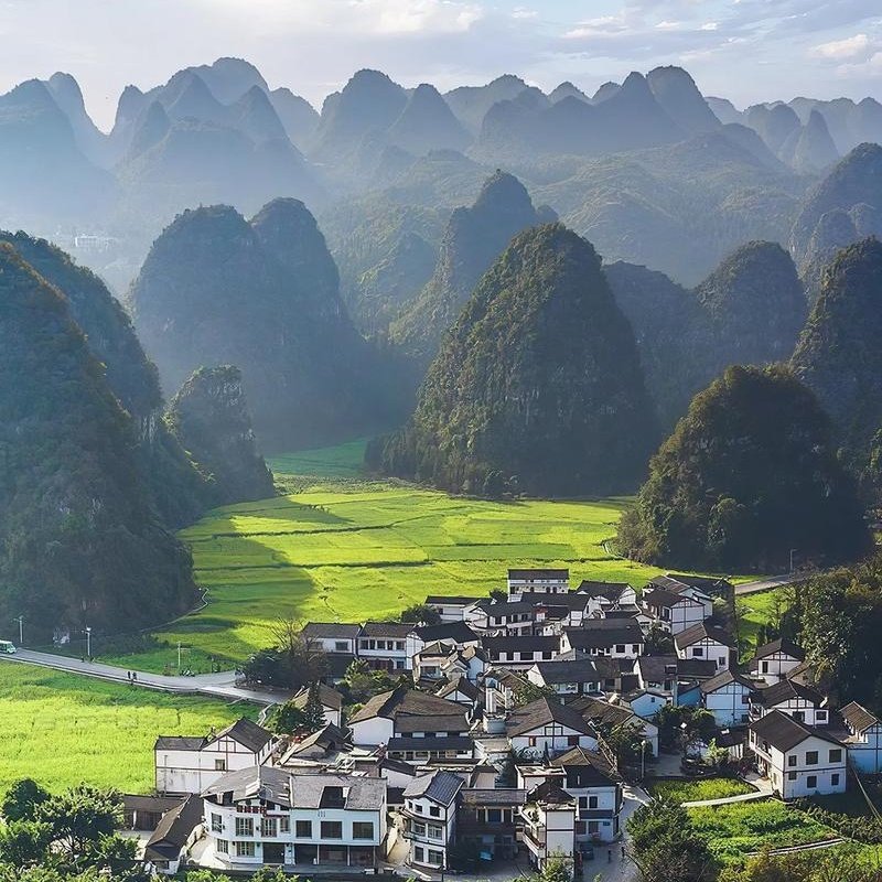 兴义桔山广场希尔顿惠庭酒店住宿+万峰林+观光车成人门票