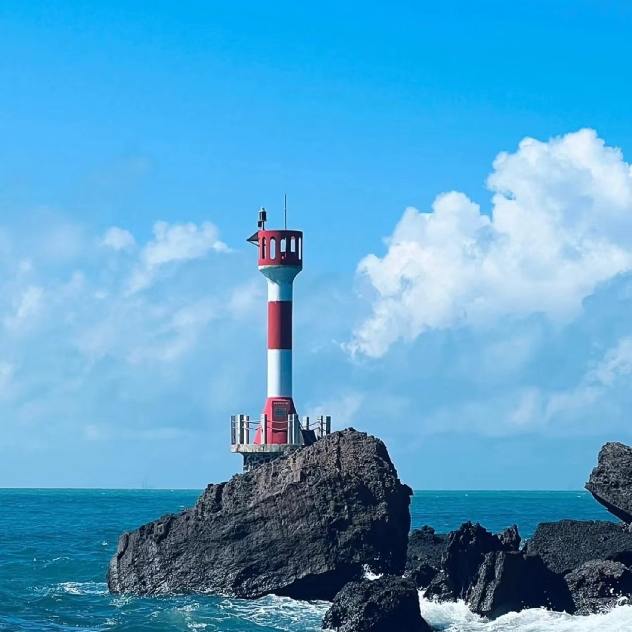 高铁往返【涠洲岛3天】北海-鳄鱼山+天主教堂+海边-小电驴环岛游