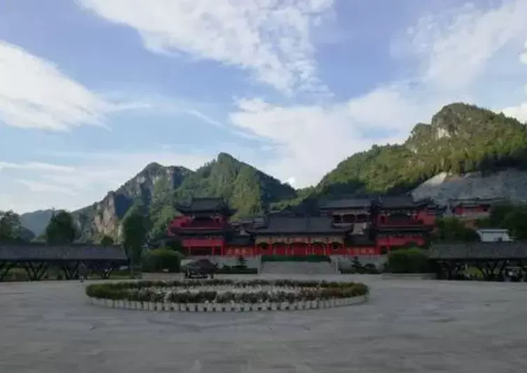 东莞莲花广场图片