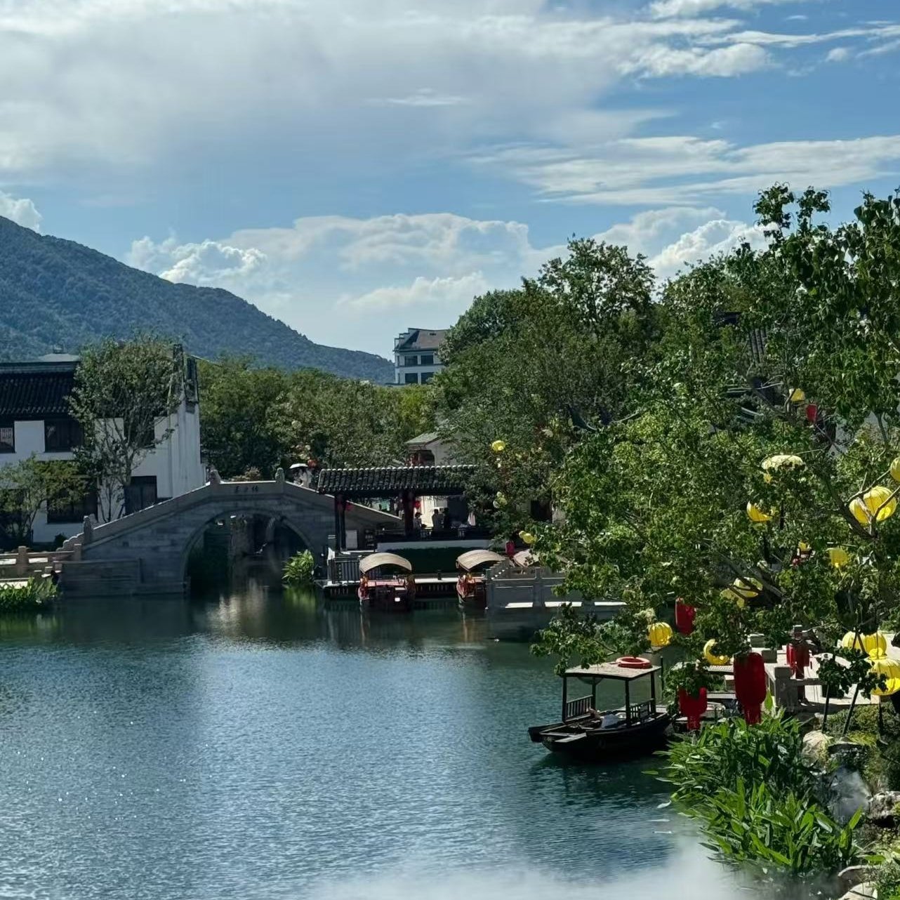 无锡鼋头渚风景区钱荣路亚朵酒店住宿+梅园成人门票