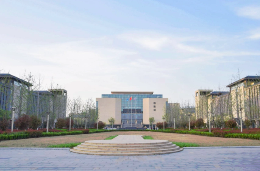 山东财经大学燕山学院(莱芜校区)图片