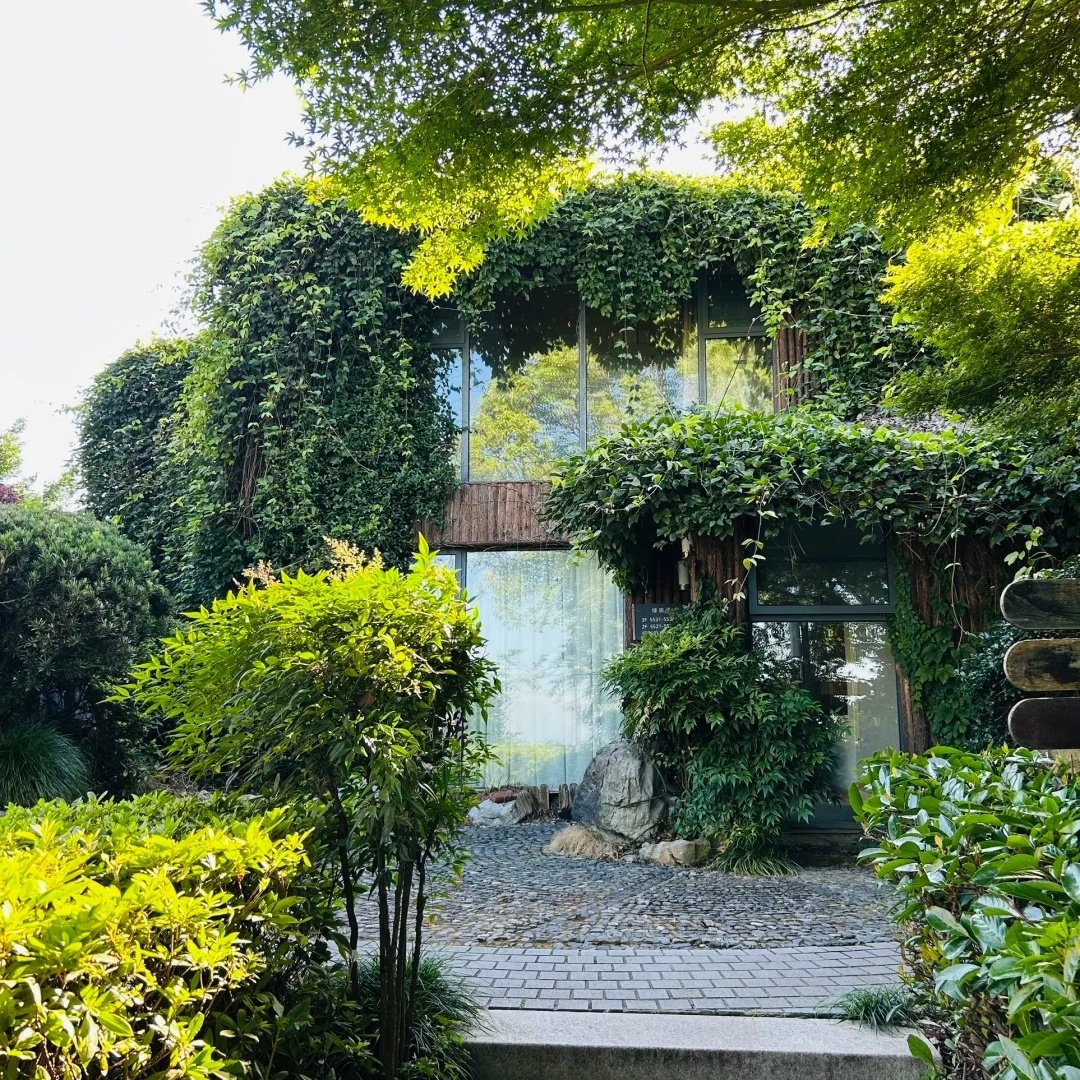 阿勒泰云雪国际度假酒店住宿+可可托海景区成人票